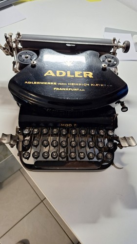 Antike schreibmaschiene adler - antike,