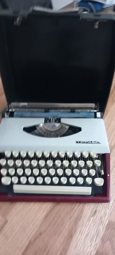 Koffer schreibmaschine triumph - koffer-schreibmaschine,