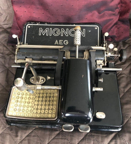 Antike zeiger schreibmaschine - antike,
