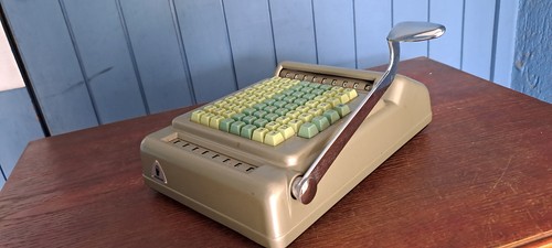 Historische addiermaschine - historische,