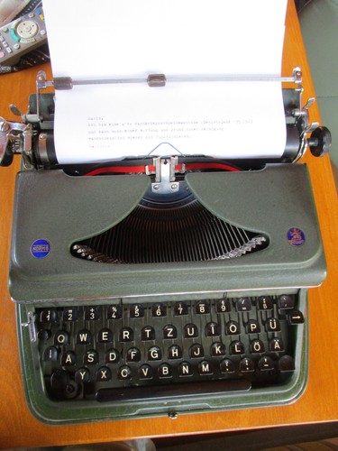 Alte koffer schreibmaschine - ,